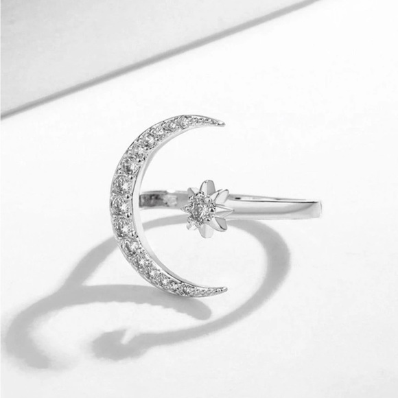 💖5 items for $25 Sale!💖 Rhinestone Moon & Star Cuff Ring - Picture 3 of 6